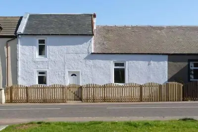 Image de Cottage bleu ciel, Braehead