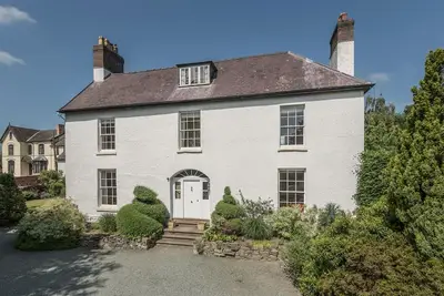Image de The Old Schoolhouse and Cottage, Chateau De Bishop