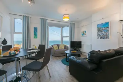 Image de SeaCrest 2 - Appartement contemporain avec vue sur la plage de Porthmeor - 4 couchages - Parking pour une voiture