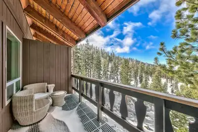 Image de Incroyable vue sur le lac et cabine de ski spacieuse de 2 chambres avec bain à remous et piscine