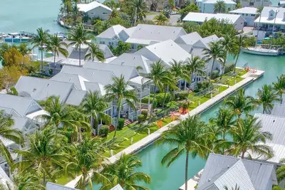 Image de P39 - Maison condo de 3 chambres avec piscine et impuretés.