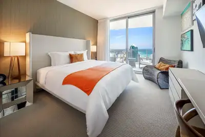 Image de Brand New Luxury Amazing Full Ocean view + 27th Floor