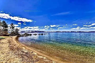 Image de Lv12 Villa de luxe à un pâté de maisons de la plage, Home with Hot Tub