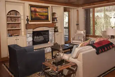 Image de Lumineux Ski in / out Condo 3Br 3. 5ba