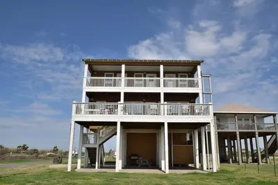 Image de Grande propriété de 4 chambres en bord de mer - située dans un quartier calme de la péninsule - Cocoa Beach