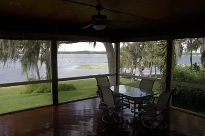 Image de Villa au bord du lac de 3 chambres avec trois kayaks