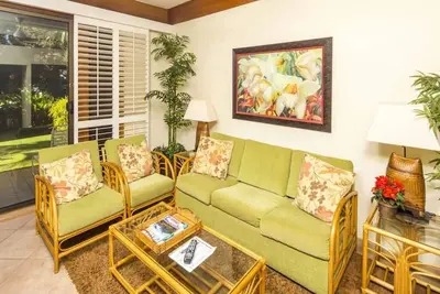 Image de Ground Floor Suite w/Modern Kitchen – Kiahuna 2421