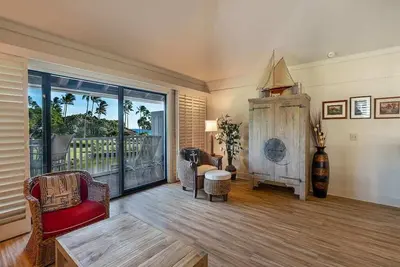 Image de Open 2-Level Rental w/Super View, Kitchen Ease, WiFi, Lanai–Kiahuna Plantation #2209