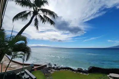 Image de Unité de coin avec vue imprenable de chaque pièce! Unité la plus proche de l'océan!