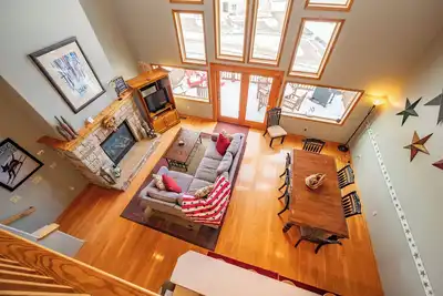 Image de Surplombent la montagne Villa 4b-Townhome Mountain w / Hot Tub