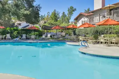 Image de Spacieux 2br Près de la région viticole de Ramona avec piscine, spa et WiFi sur place