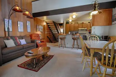 Image de Economical Kings Beach Condo ~ Près du ski et de la plage!