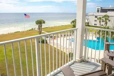 Image de The Beach Retreat-Great 2br Beachfront Condo-Pool-Tennis Courts-Ocean Front
