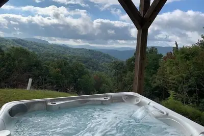 Image de The Retreat: 2. 5 Br / 2. 5 Ba pas d'animaux à Ferguson, pour 8 personnes