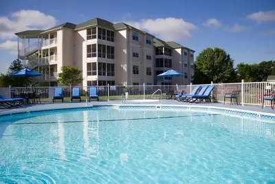 Image de Vente Flash! Familial 2br Condo w / 2 stations Piscines et plus!