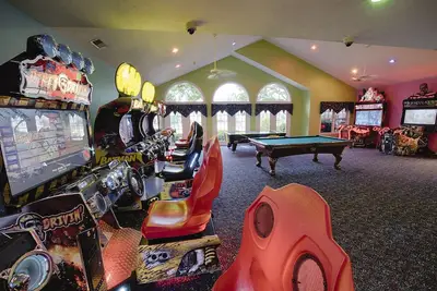 Image de Williamsburg, Va: 1 Br Condo w / Pool, près de Williamsburg & Busch Gardens historique