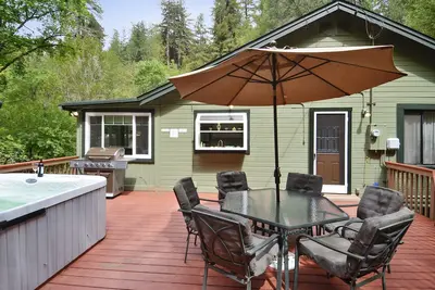 Image de Creekside Glen Tara ~ Plongez dans le bain à remous! Joue dans la cour!