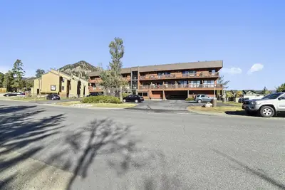 Image de Mise à jour en studio au dernier ��tage près de la rue Main, Frisco.