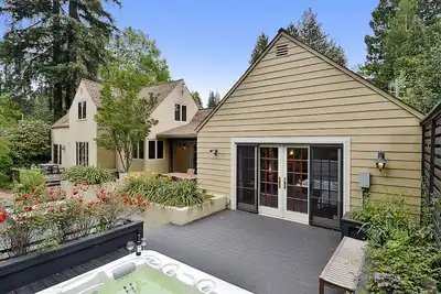 Image de Villa Tranquila ~ Luxe dans la région viticole - Marchez jusqu'à la Russian River & Downtown!