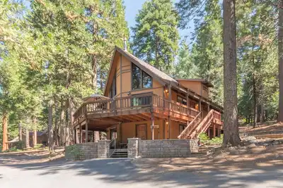 Image de Chalet Classique dans Big Trees Village - Table de billard, Animaux acceptés