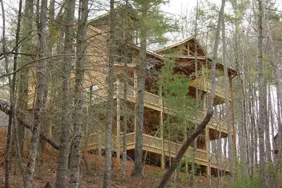 Image de Vue ISLÉE Mtn, Table De Piscine, Air Hockey, Fire Pit, Porche CRIBLÉ