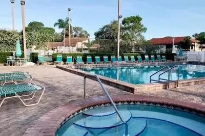 Image de Shorewalk 104 condo 2 chambres / 2 salles de bain, près d'Img et à 5 miles de l'île Anna Maria, occupation maximale de 6 personnes.