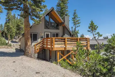 Image de Ski In / Ski Out Slope Side cabin- Chalet # 19