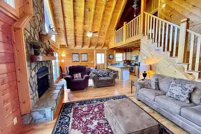 Image de Bord de rivière, Animaux acceptés, Jacuzzi, Gas Frpl, Pingpong, Wifi, Cheminée