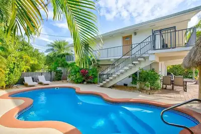 Image de P51 - 2 chambres 2 salles de bain, une seule famille piscine maison avec quai