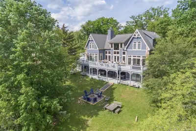 Image de American Eagle Lodge - immense lac, piscine privée couverte, sauna privé, 2 bains à remous