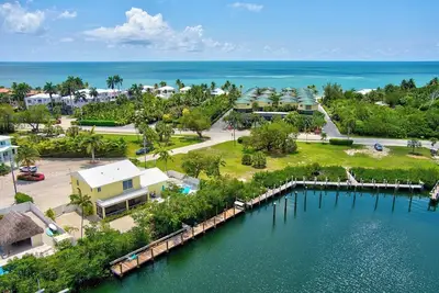Image de P03 - Charmante maison de 4 chambres avec piscine et quai.