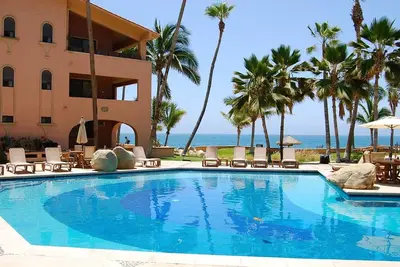 Image de Beachfront 2br Condo unité de coin avec vue imprenable - Wifi gratuit