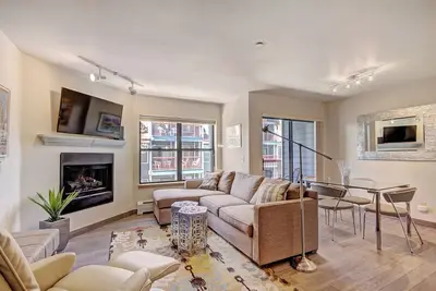 Luminous 2Br 2Ba - Haut de gamme + Étapes pour s'amuser enneigé + Rue principale