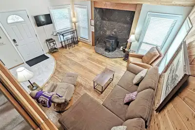 Image de Maison à deux étages avec 6 laissez-passer Sharc à utilisation illimitée!