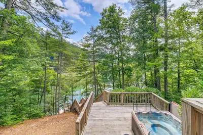 Image de Lakefront Butler Home w / Hot Tub, Fire Pit & Dock!