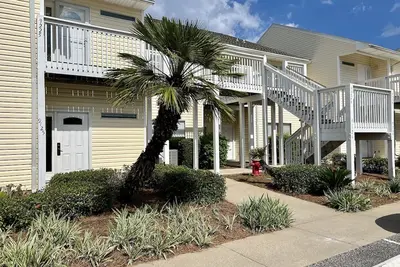 Image de Condo # 9225 est proche de la plage et la plus grande piscine sur la propriété!