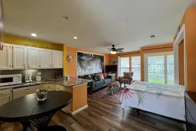 Image de Le condo # 8224 est unique en son genre \"Studio Margaritaville\" Il est 5h00 quelque part!