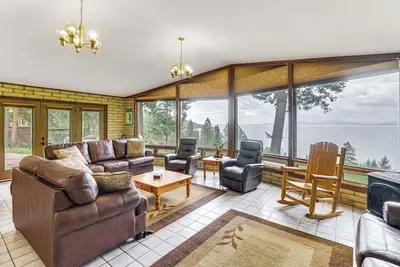 Image de Private Bigfork Home Surplombant le lac Flathead!