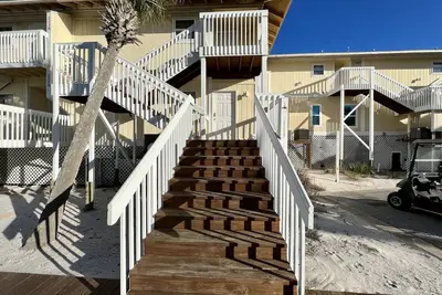 Image de Condo # 1117 a de belles vues sur la plage.