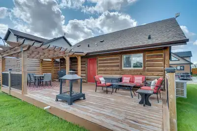 Image de Cabine Whispering Pines avec accès à la piscine, au lac et au golf!