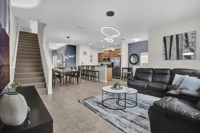 Image de 5 Chambres / 4 Salles de bains Paradise Palms (8869cp)