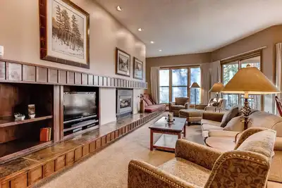 Image de Énorme 3Br Premier Condo Quicksilver 1662 ~ Ski gratuit pour les enfants!