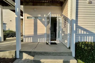 Image de 2 Bedroom Beach Walk À Jour **