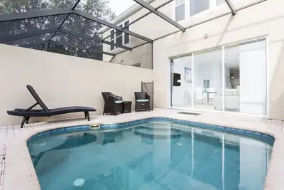 Image de Maison de ville rénovée avec mobilier neuf (décembre 2015) et chambre d'enfants