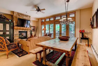 Image de Luxe 3Br Ski In-Out Condo / Firepit, piscine, sauna