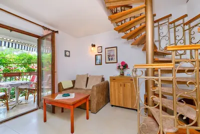 Image de Appartement d'une chambre avec la terrasse Artatore, Losinj (A-2509-e)