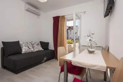 Image de Appartement d'une chambre avec la terrasse Brodarica, Sibenik (A-6150-a)