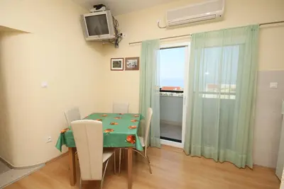 Image de Appartement d'une chambre avec le balcon et la vue sur le mer Makarska (A-6632-b)