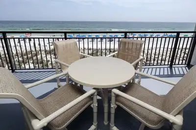 Image de Locations de vacances abordables avec une vue d'un million de dollars.