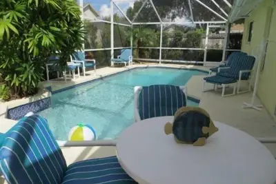 Image de 3 chambres à coucher 2 salles de bain piscine clôturée maison villa avec salle de jeux à Lindfields près de Disney